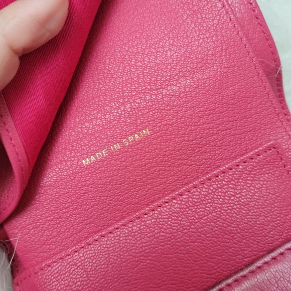 100% Authentic CHANEL CC logo leather wallet - Picture 8 of 13